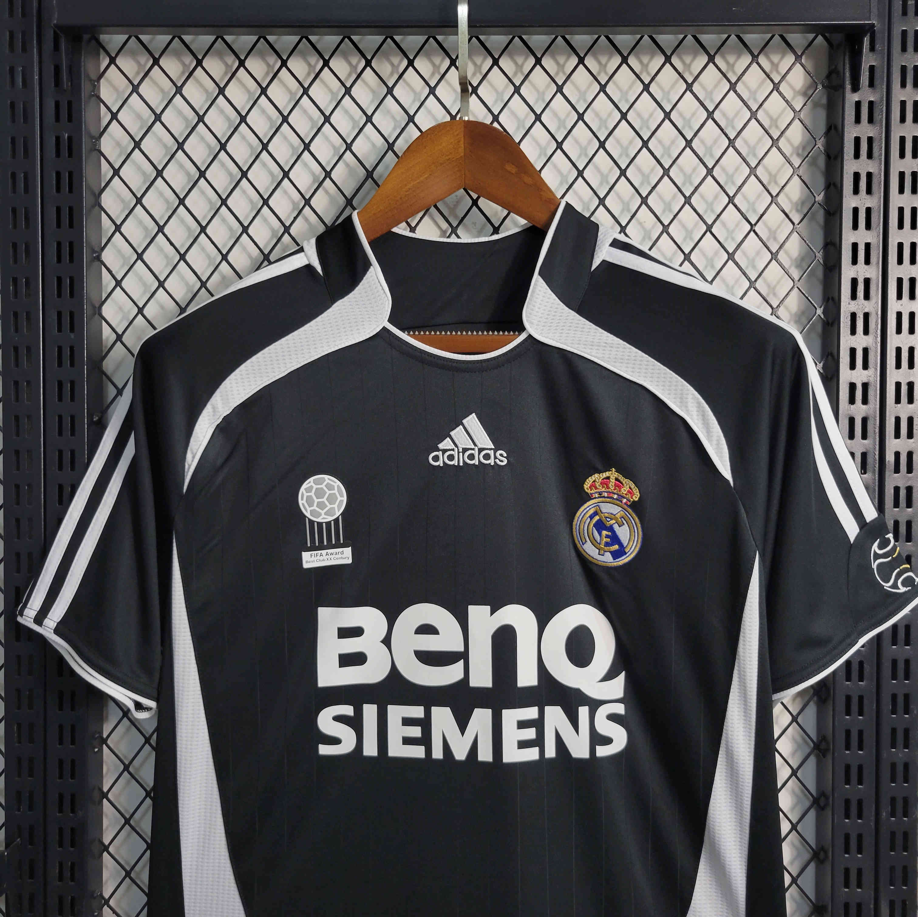 Camisa Real Madrid II 06/07 - Versão Retro